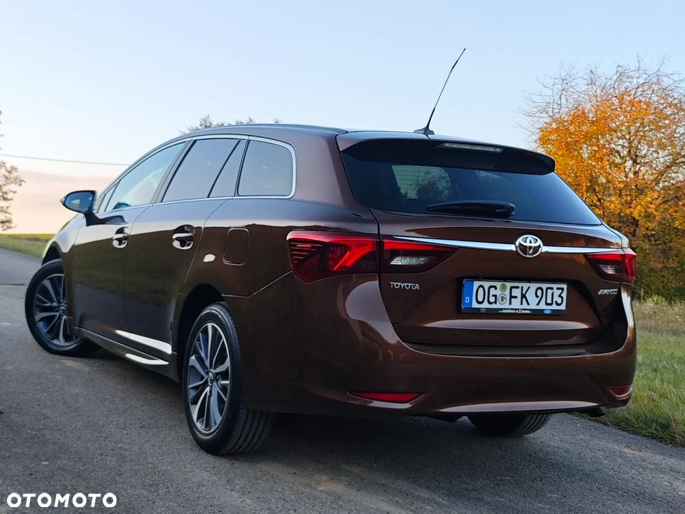 Toyota Avensis 2015 photo 5