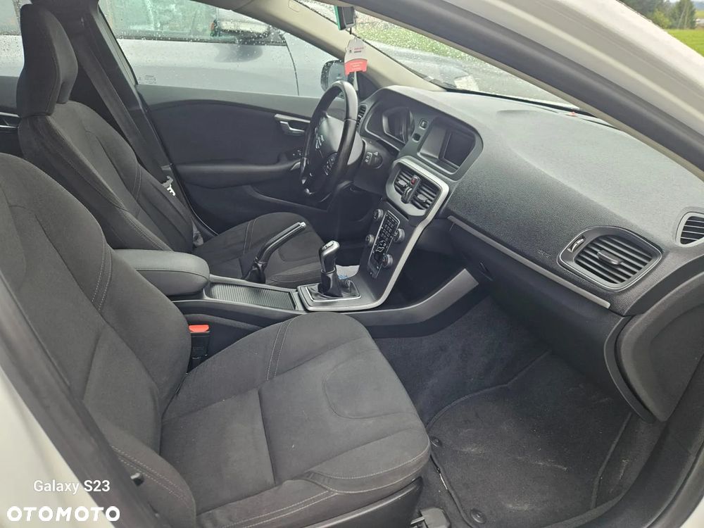 Volvo V40 T2 - 8