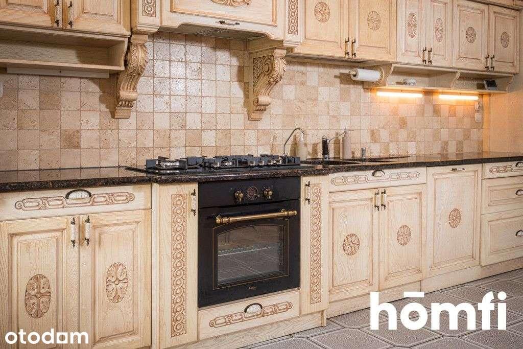 Penthouse z fotowoltaika i szklanym sufitem