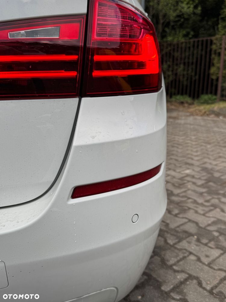 BMW Seria 5 520d xDrive Luxury Line - 9