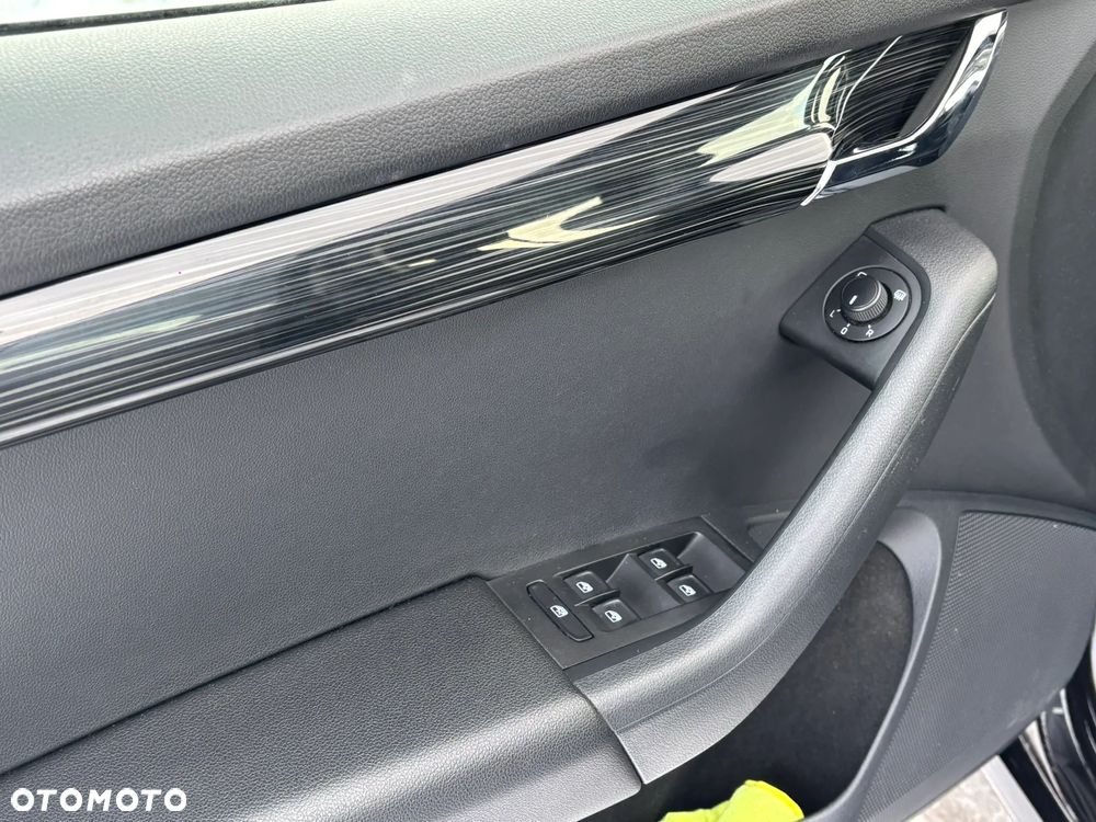 Skoda Octavia 1.5 TSI ACT Style DSG - 23