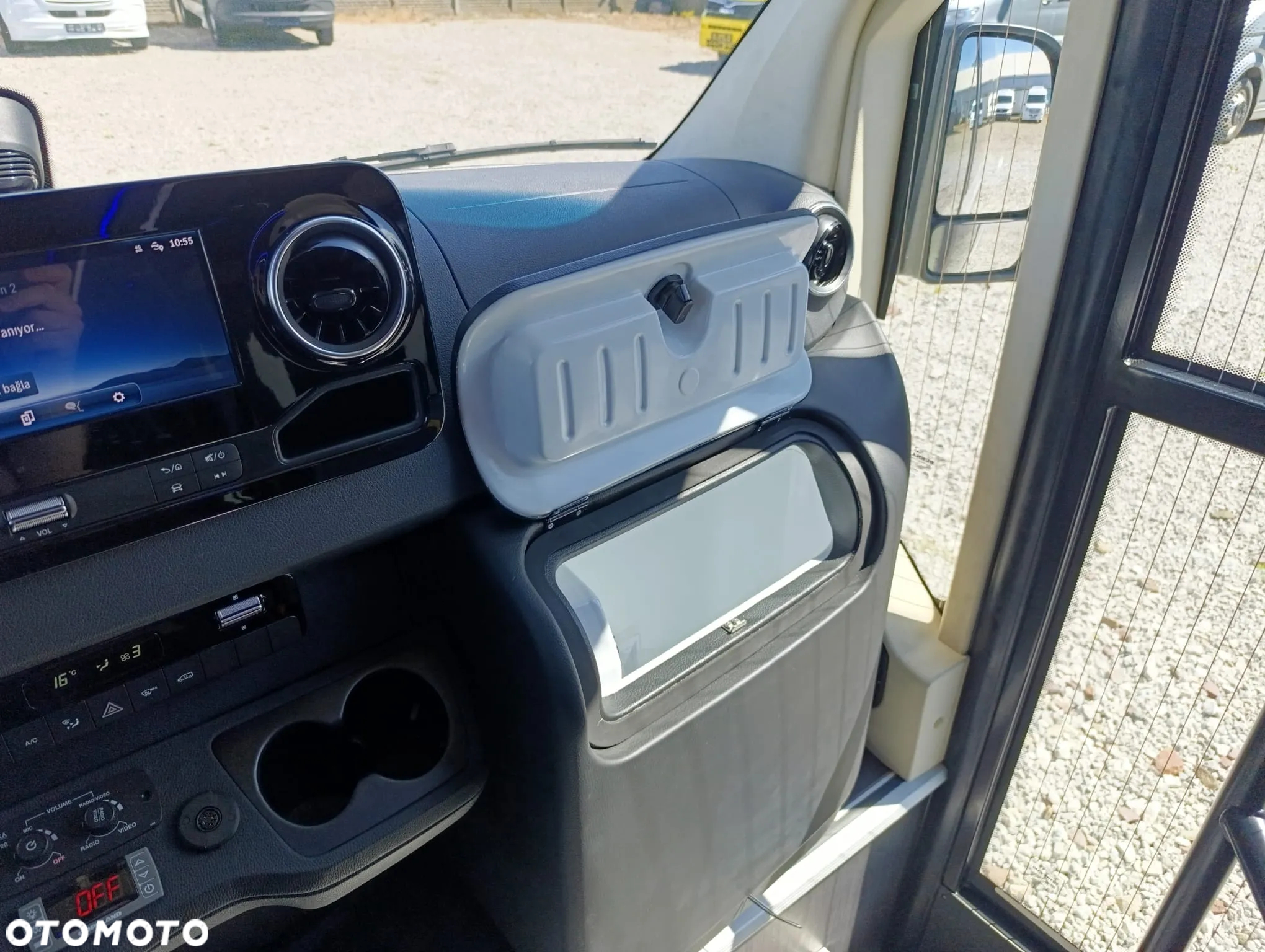 Mercedes-Benz Sprinter 517 - 17