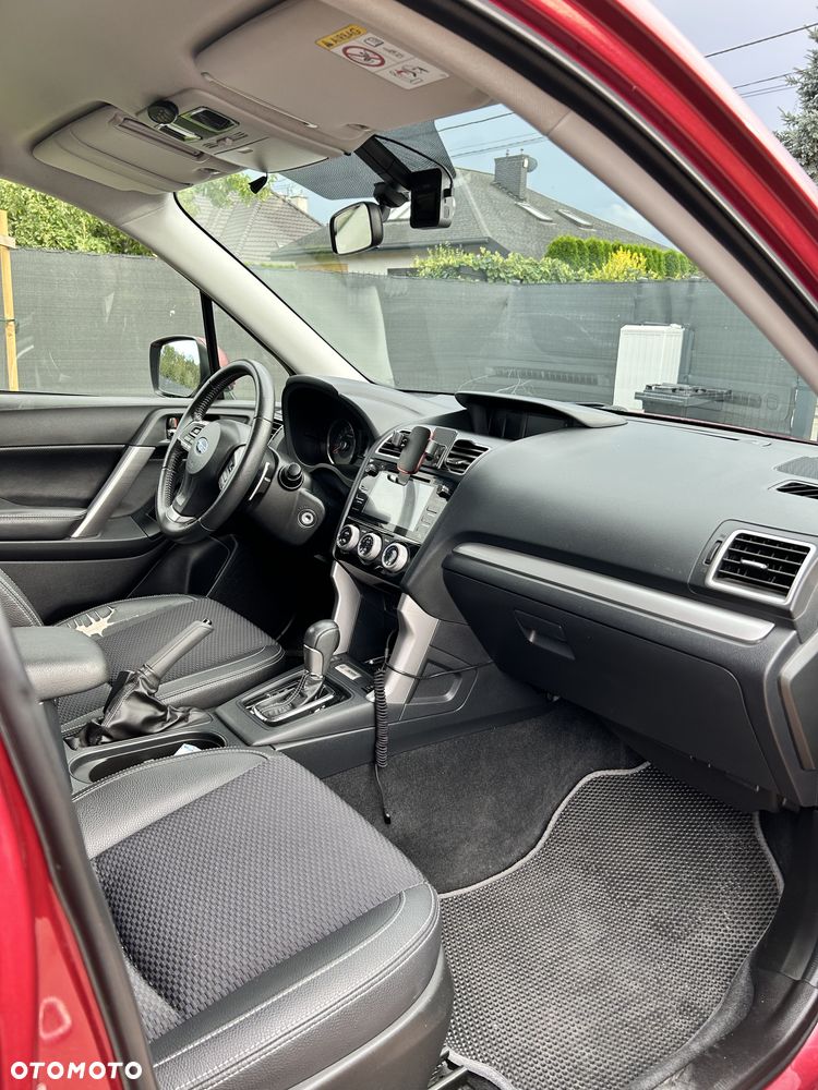 Subaru Forester 2.0 XT Comfort Lineartronic - 12