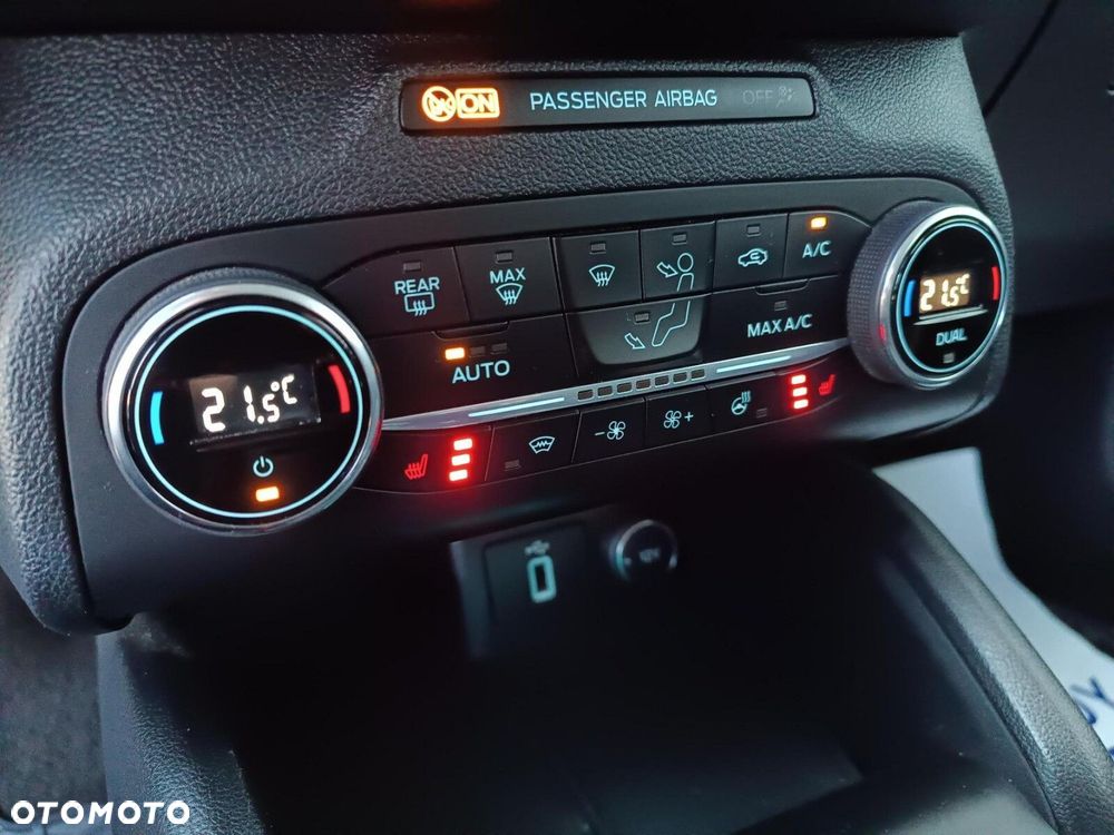 Ford Focus 1.5 EcoBlue SCR Connected - 23