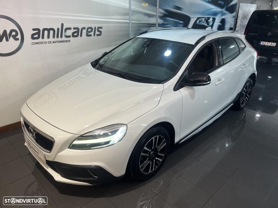 Volvo V40 Cross Country 2.0 D3 Summum - 4