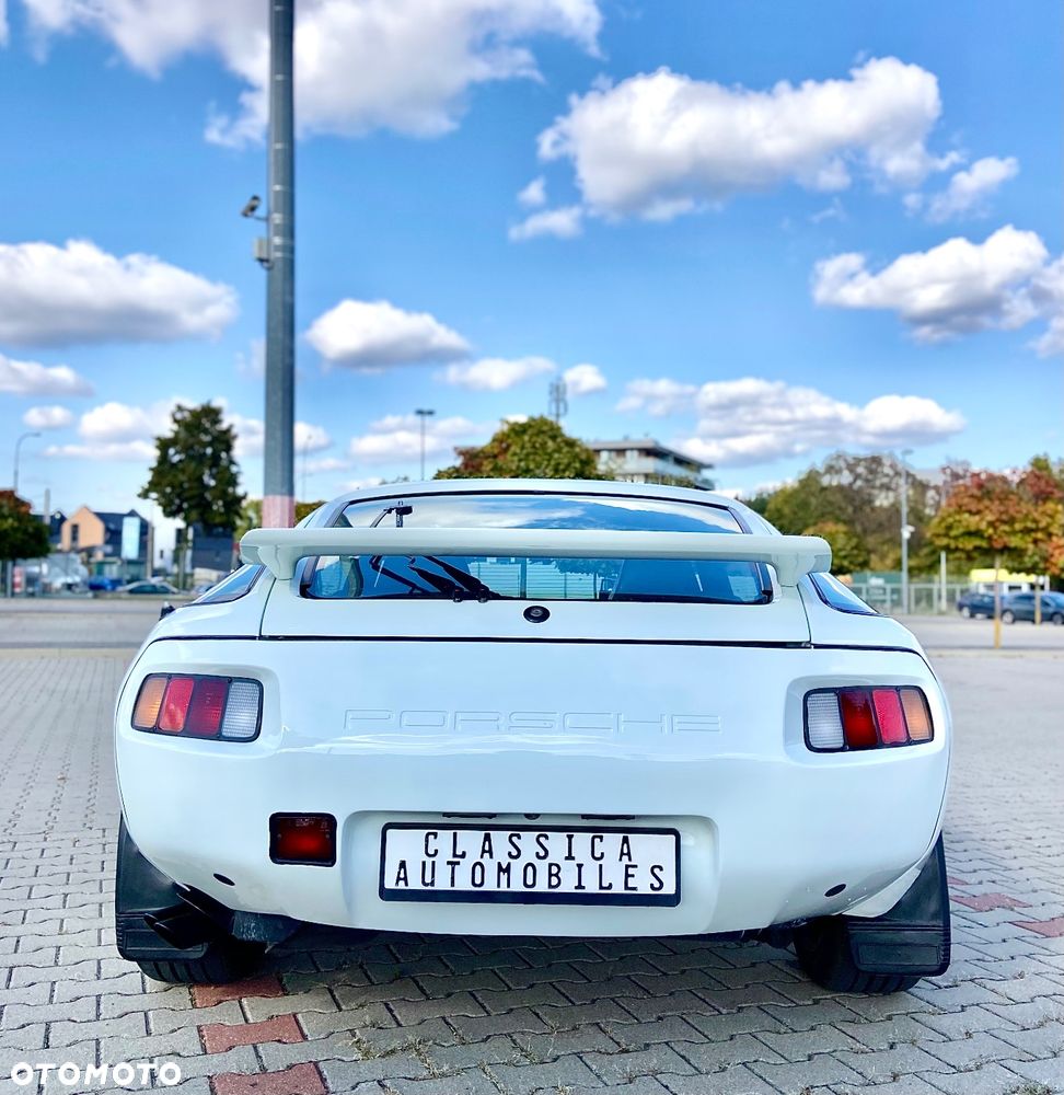 Porsche 928 - 4