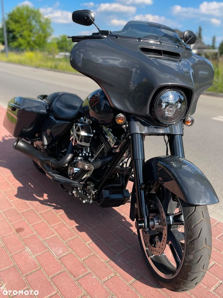 Harley-Davidson Touring Street Glide - 2