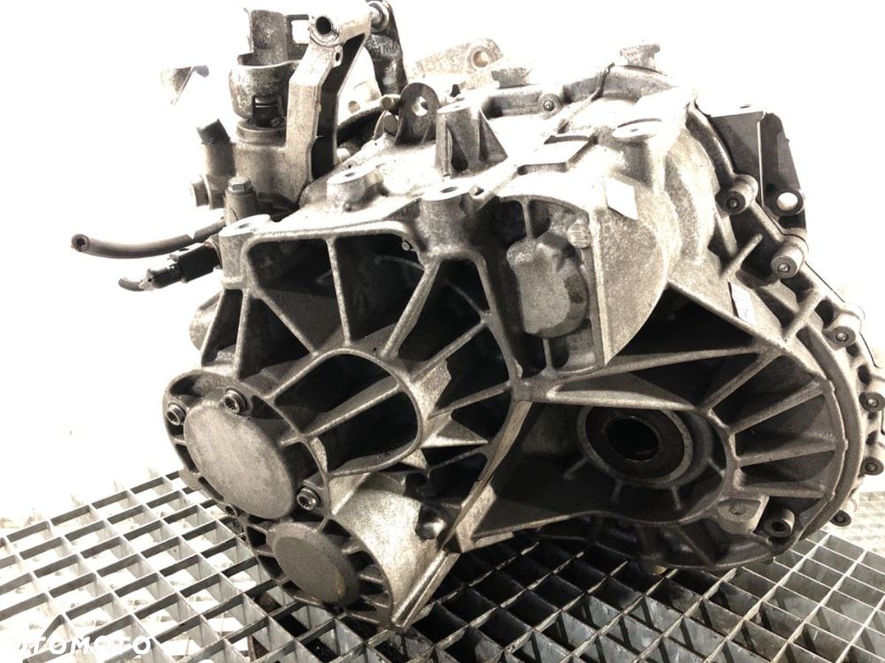 SKRZYNIA BIEGÓW  VW CRAFTER Skrzynia (SY_, SX_) 2016 - 2022 2.0 TDI 130 kW [177 KM] olej napędowy - 4