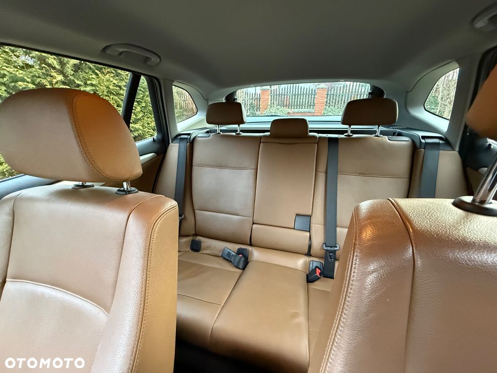 BMW X1 xDrive20d - 14