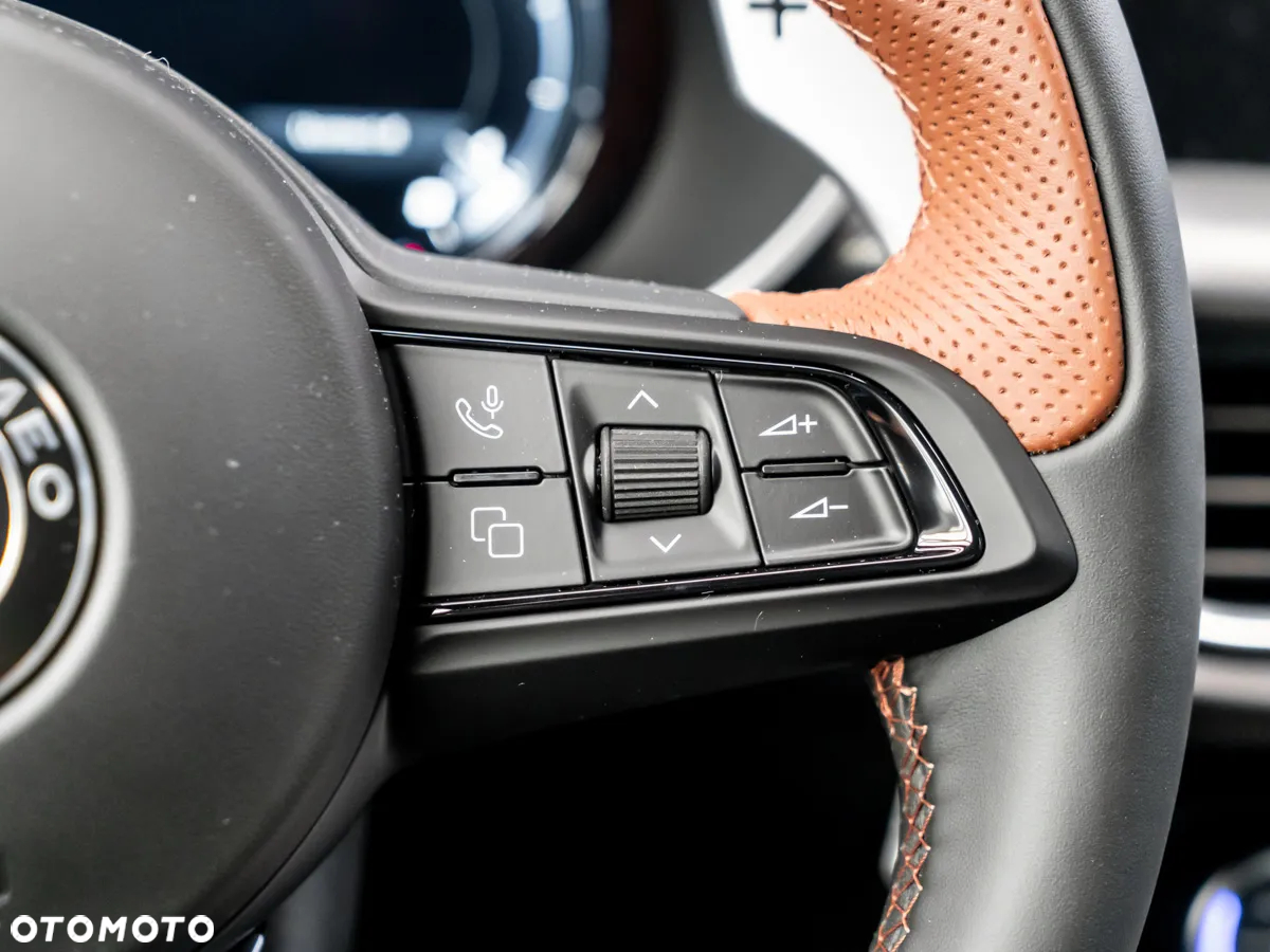 Alfa Romeo Stelvio 2.0 Turbo Intensa Q4 - 25