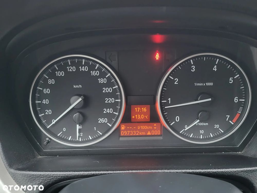 BMW Seria 3 318i Touring Edition Exclusive - 28