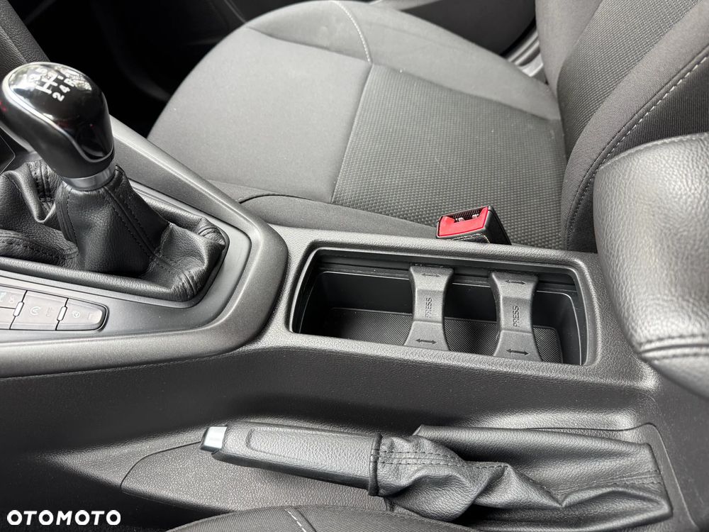 Ford Focus 1.0 EcoBoost Titanium - 28