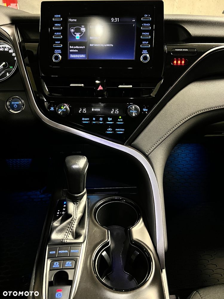 Toyota Camry 2.5 Hybrid Comfort CVT - 11