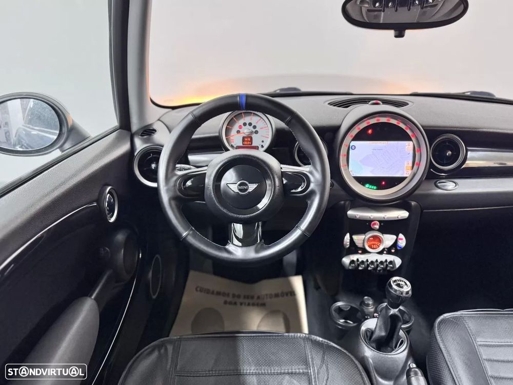 MINI 3 Portas Cooper D - 23