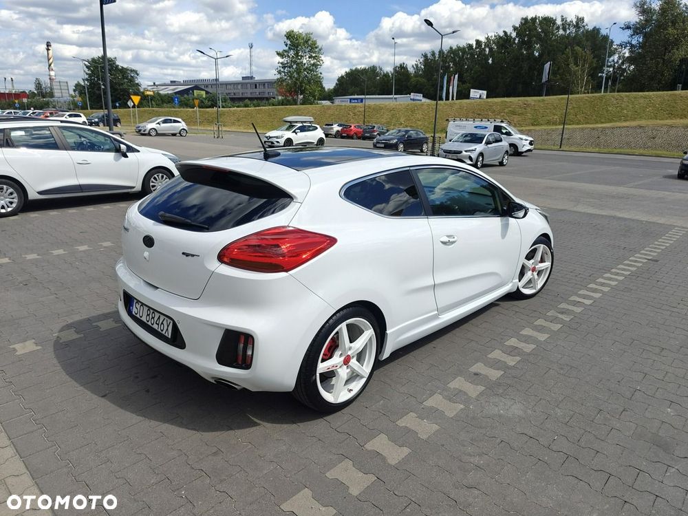 Kia Ceed - 25