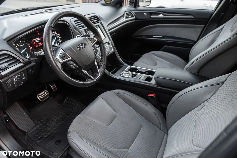 Ford Fusion - 5