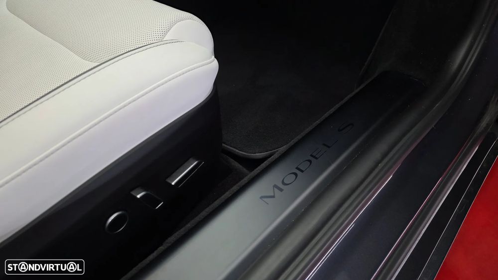 Tesla Model S Plaid AWD - 24