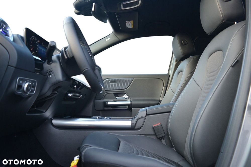 Mercedes-Benz GLA - 7