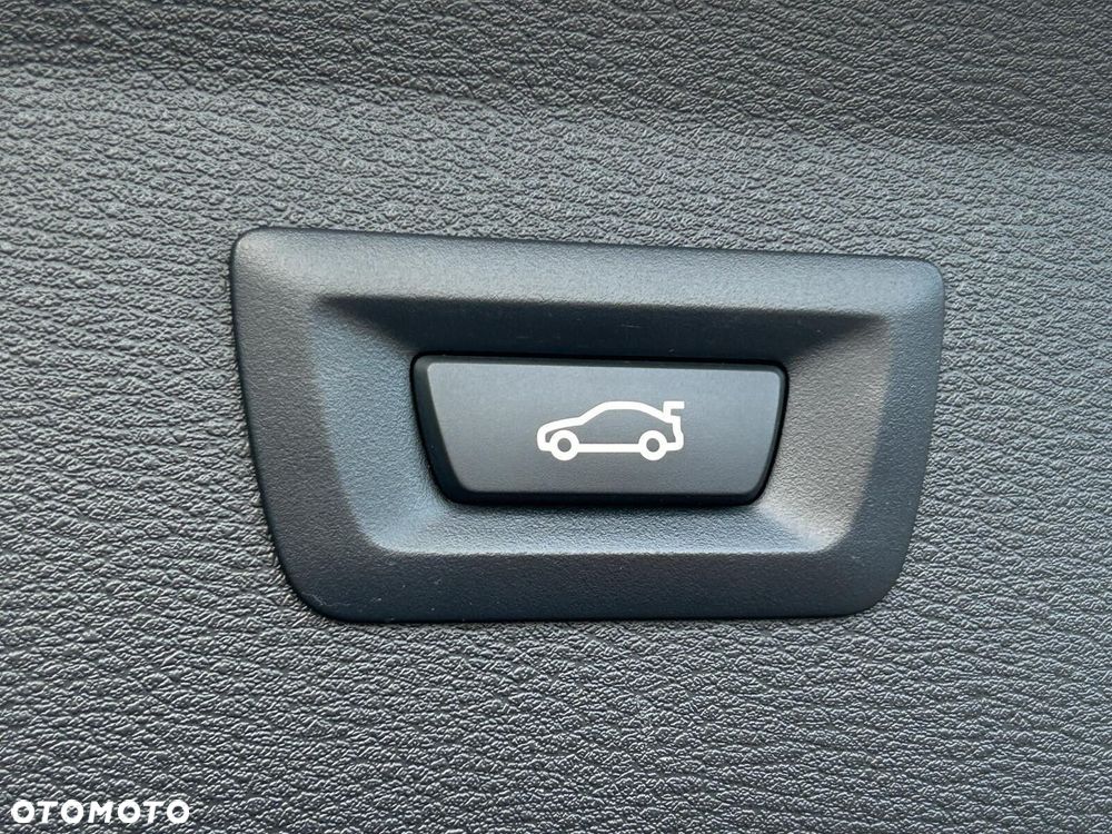 BMW X1 sDrive20i xLine - 10