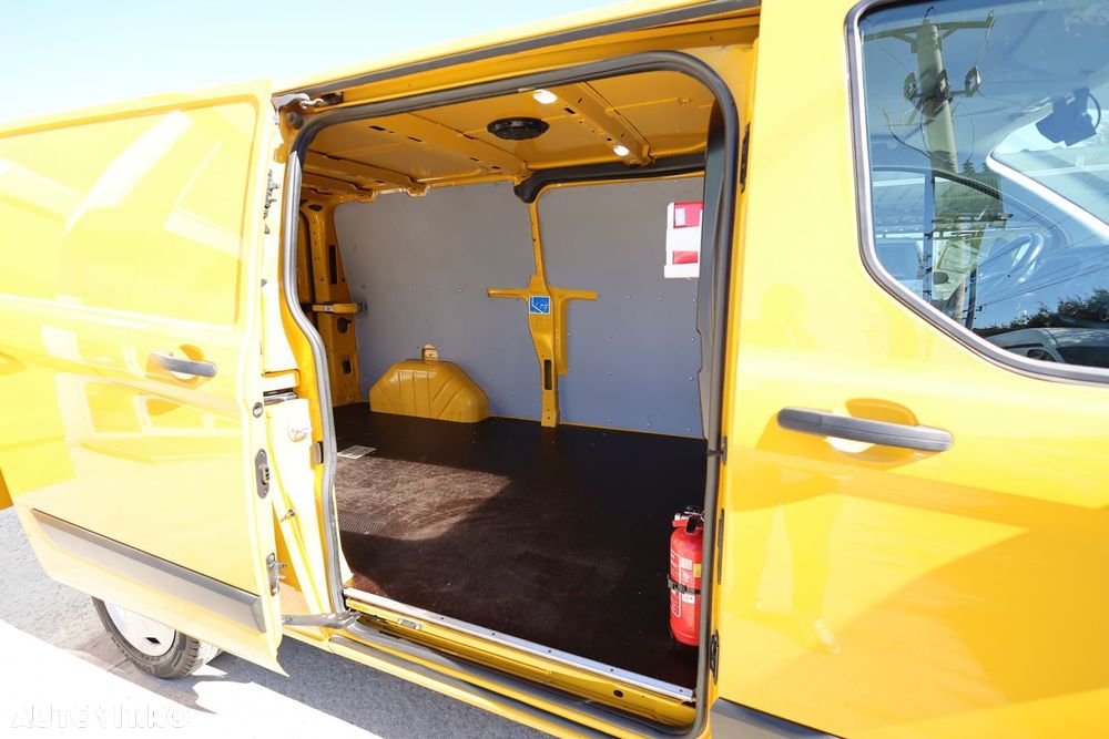 Ford Custom L2H1 - 14