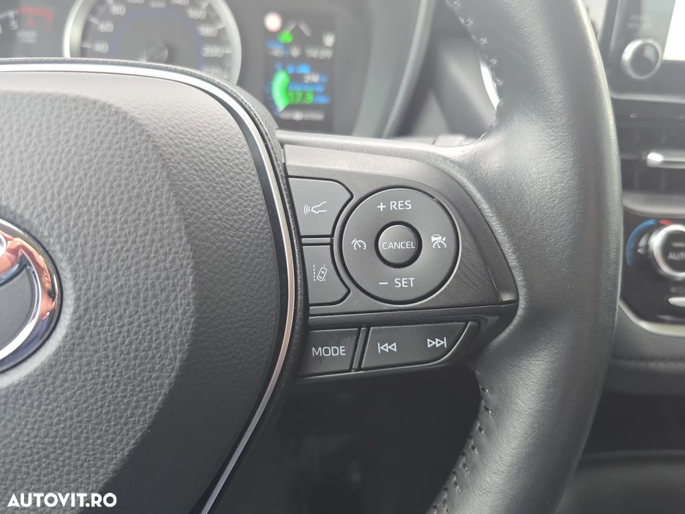 Toyota Corolla 1.8 HSD Business - 11