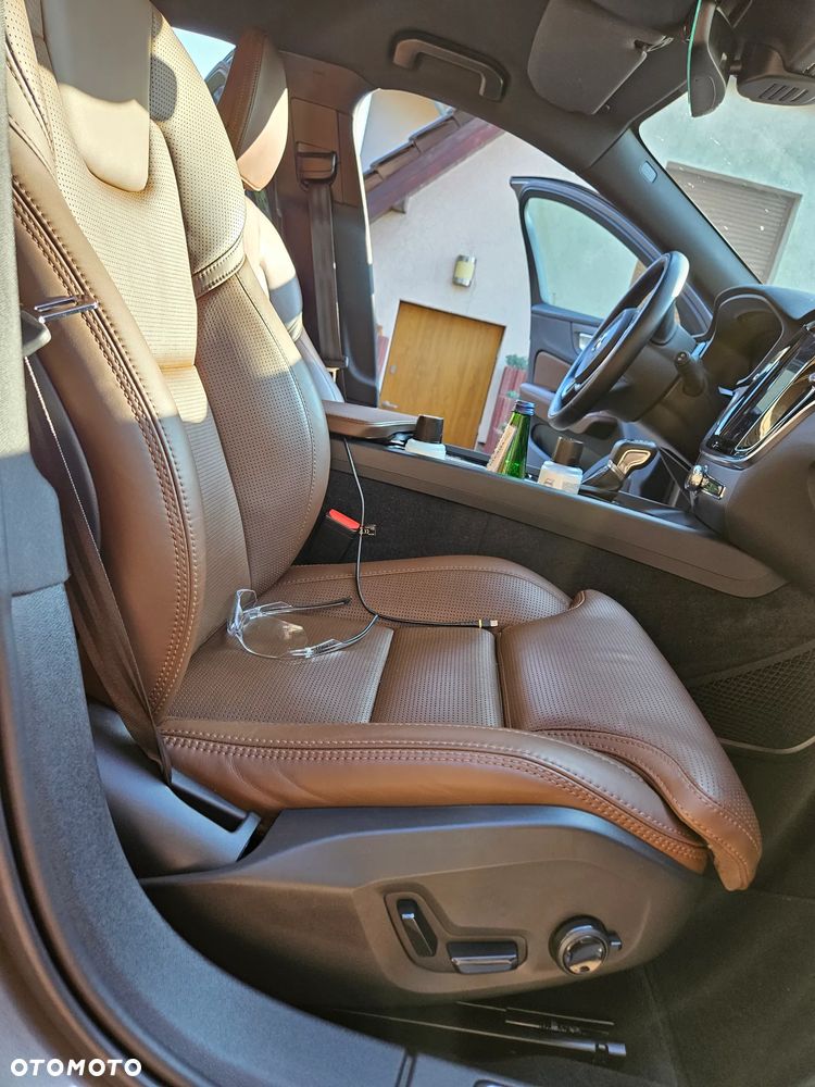 Volvo V60 Cross Country D4 AWD - 17