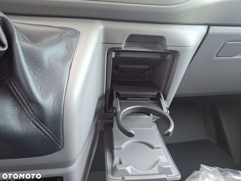 Volkswagen Transporter Furgon 2.0 TDI 150 KM manual - 30