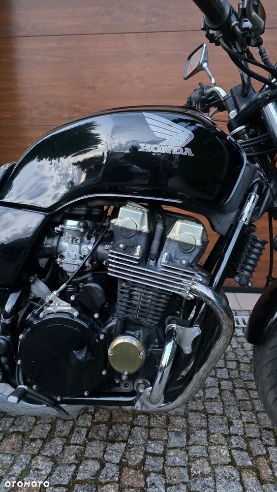 Suzuki GSX - 23