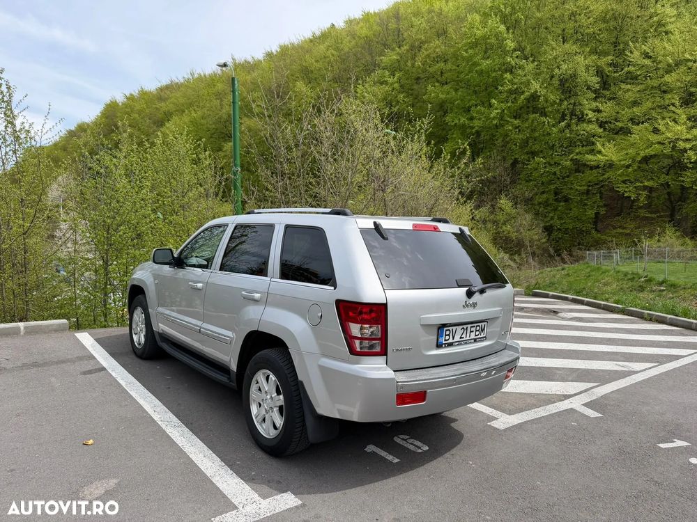 Jeep Grand Cherokee - 9