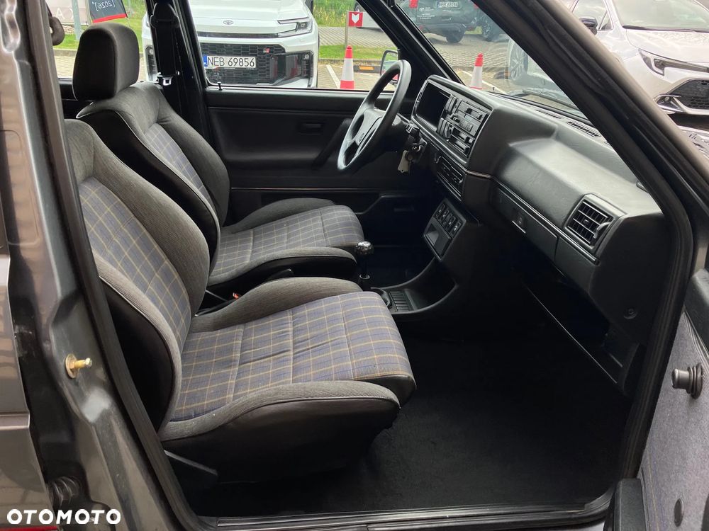 Volkswagen Golf 1.8 GTI - 13