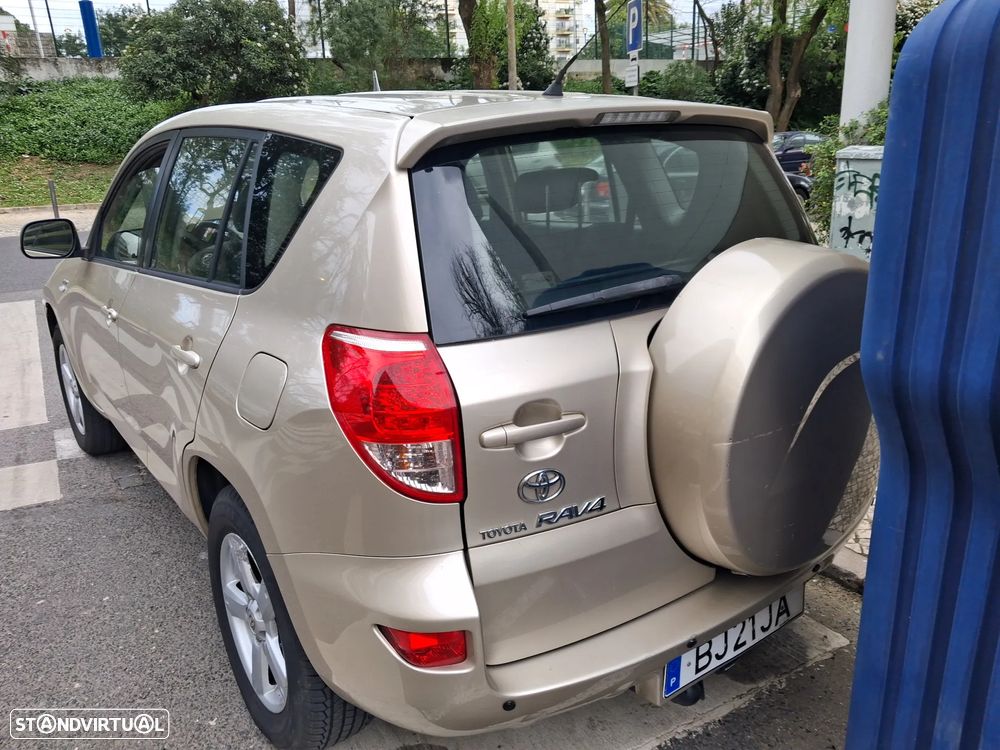 Toyota RAV4 2.2 D-4D - 4