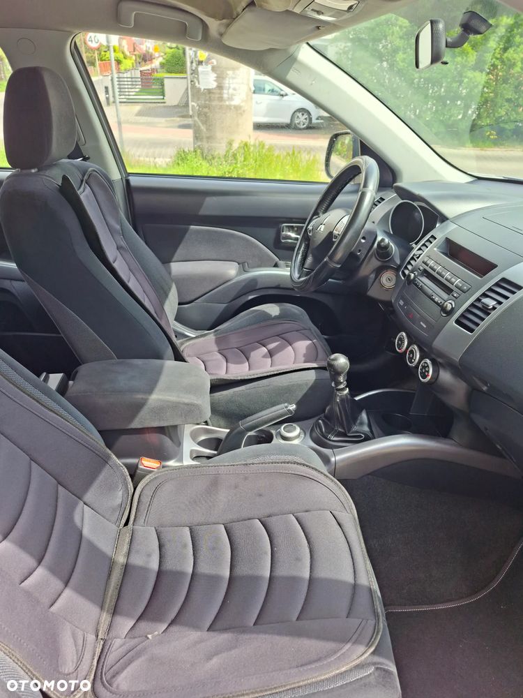 Mitsubishi Outlander 2.0 DI-D 4WD Invite - 10