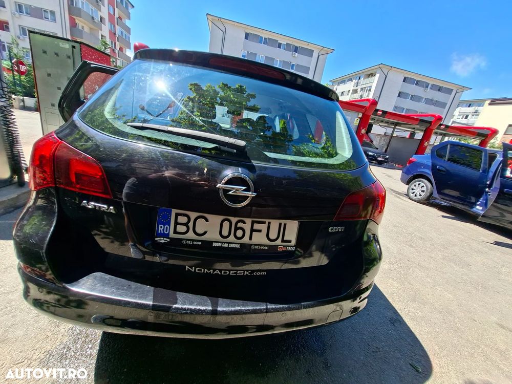Opel Astra 1.7 CDTI DPF Cosmo - 4