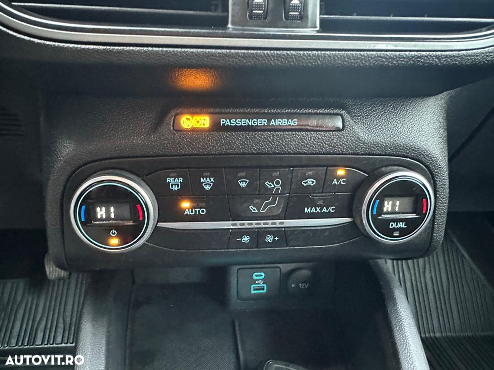 Ford Focus 1.5 EcoBlue Connected - 19