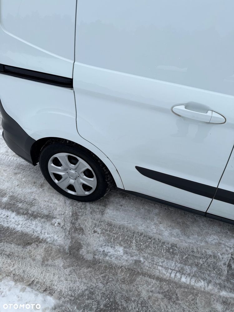 Ford Transit Courier - 14
