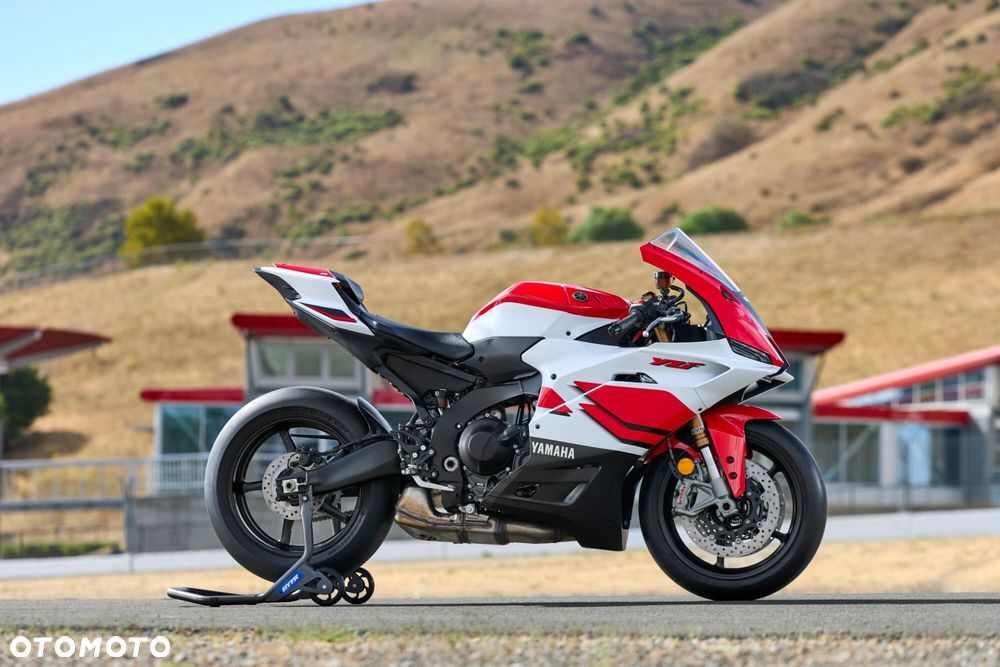 Yamaha R9 - 6