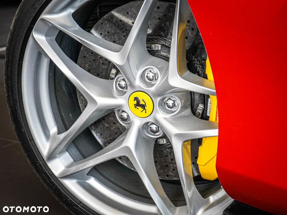 Ferrari Roma - 12
