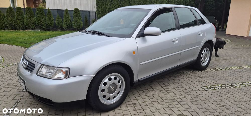 Audi A3 Sportback 1.6 Ambiente - 1