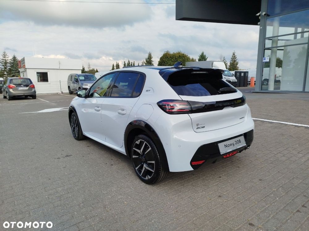 Peugeot 208 - 5