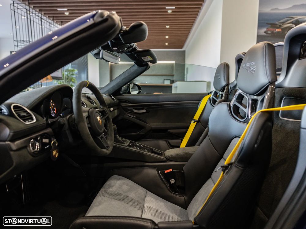 Porsche 718 Spyder - 50