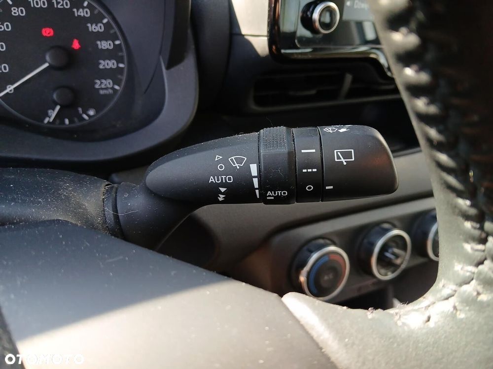 Toyota Yaris - 25