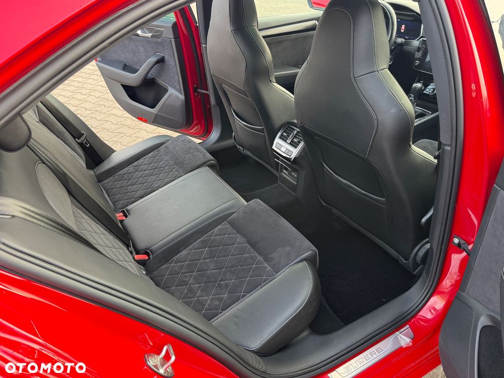 Skoda Superb 2.0 TDI SCR 4x4 Sportline DSG - 14