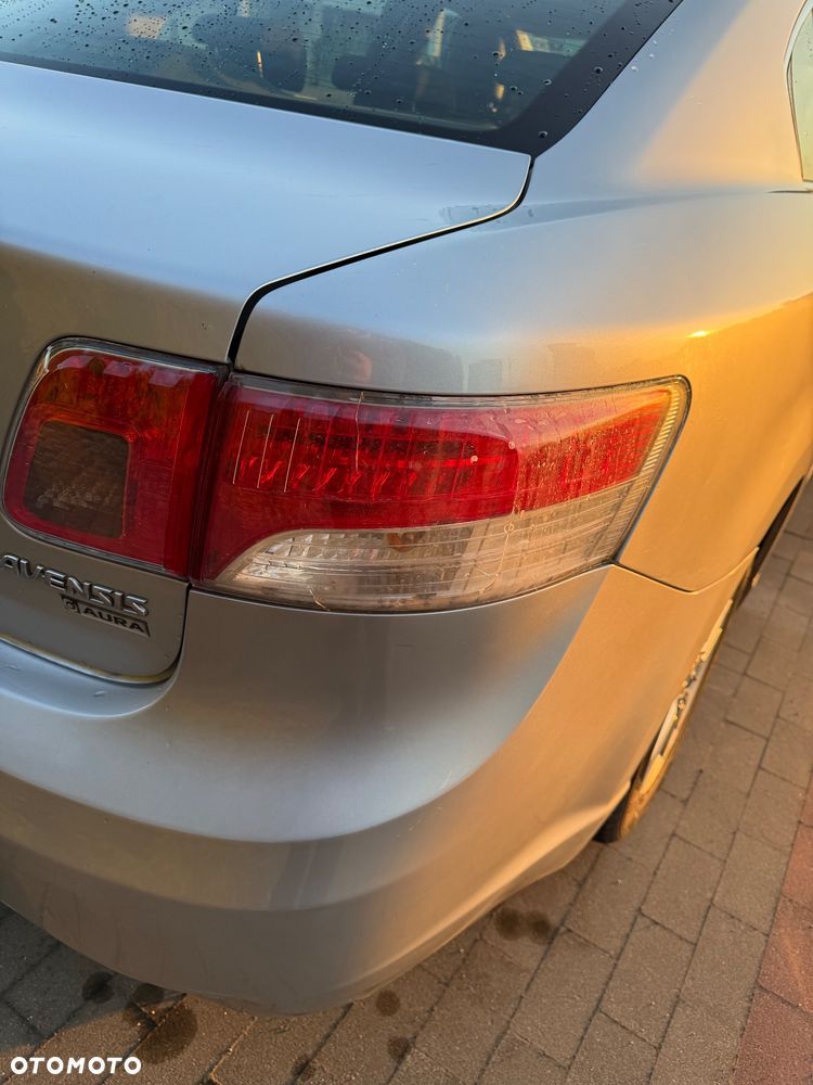 Toyota Avensis 2.0 D-4D Luna - 12