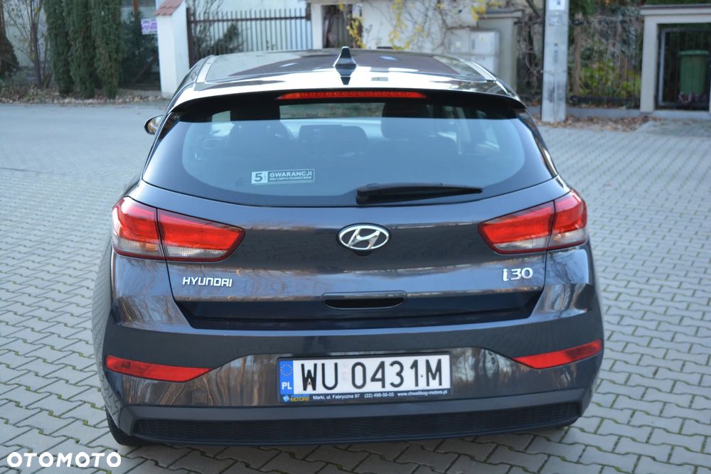 Hyundai i30 1.5 DPI Classic + - 5