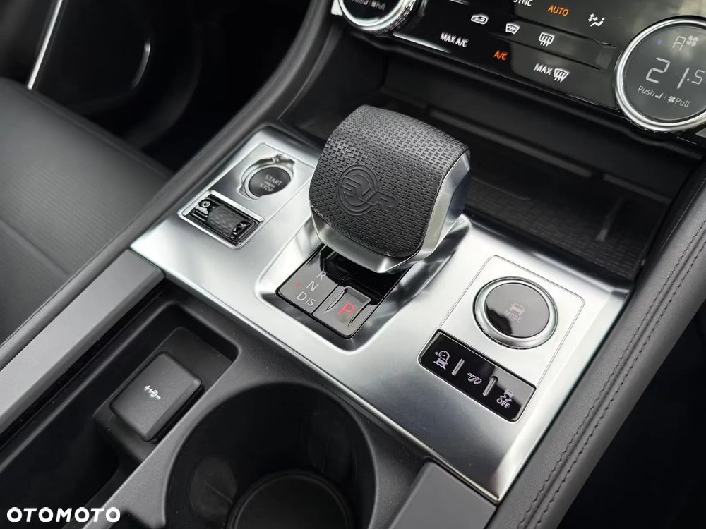 Jaguar F-Pace P550 AWD SVR - 11