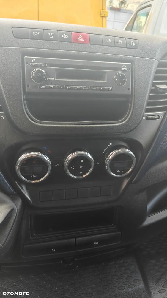 Iveco Daily 35C14  bliźniak brygadówka 7 osób - 18