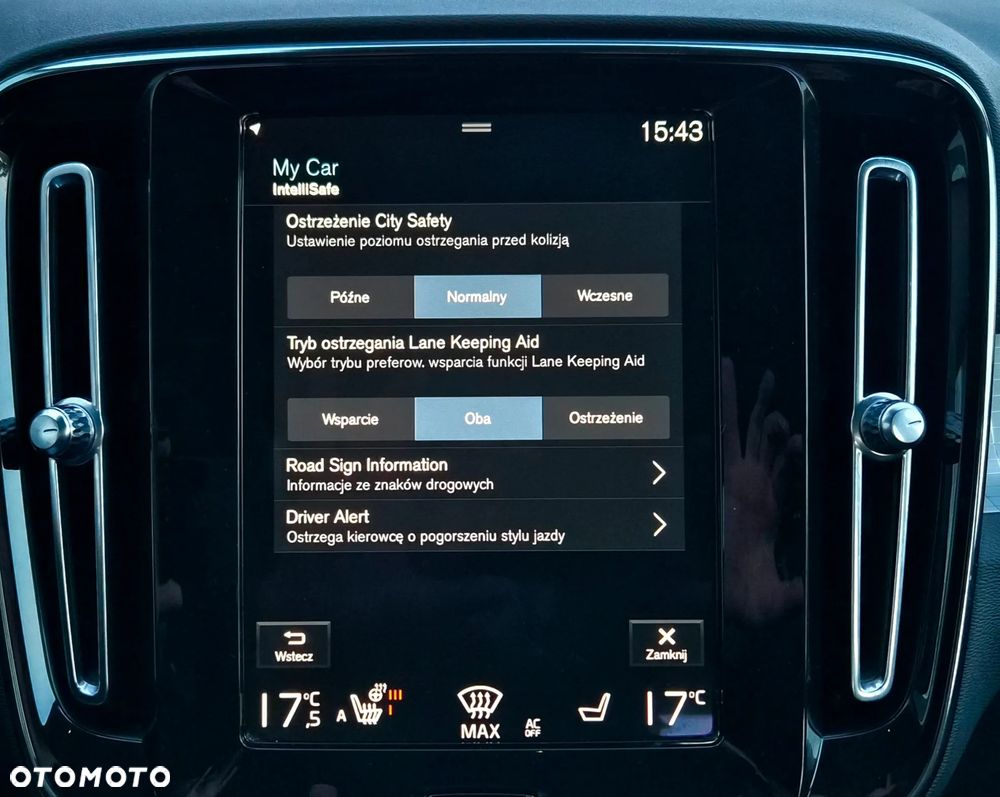 Volvo XC 40 T3 Geartronic Momentum Pro - 33