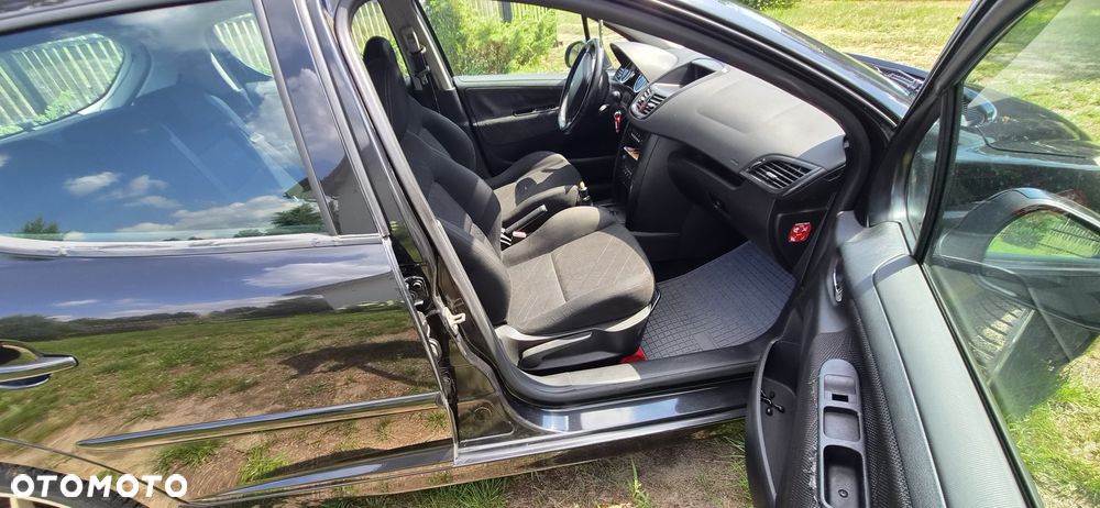 Peugeot 207 - 8