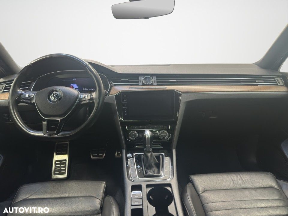 Volkswagen Passat - 11