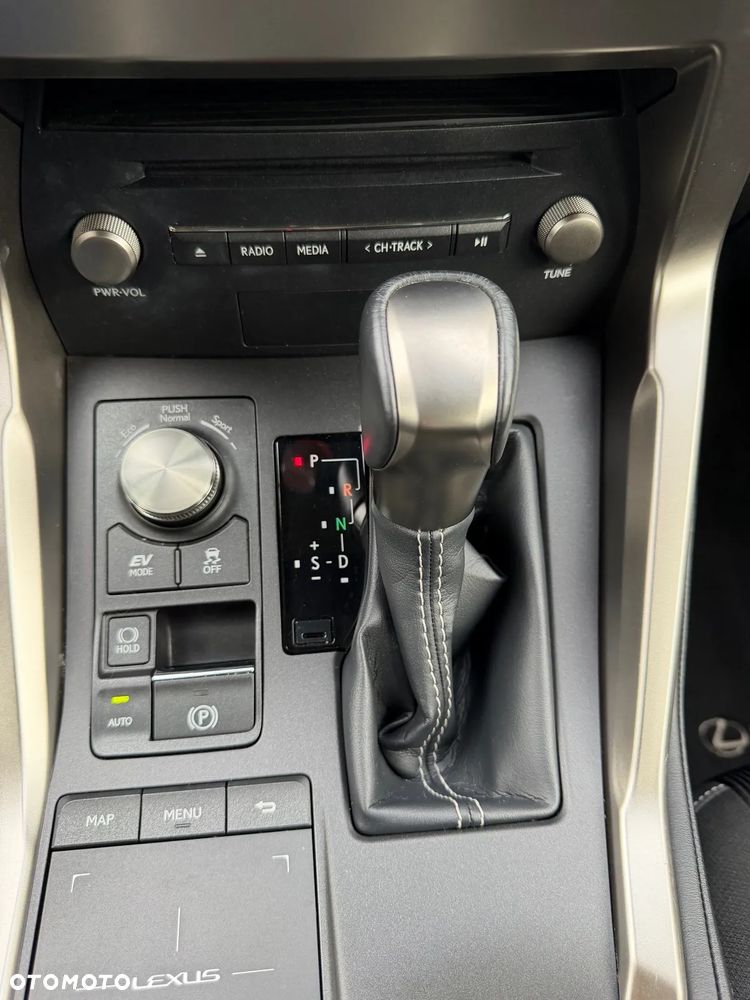 Lexus NX 300h Elegance AWD - 10